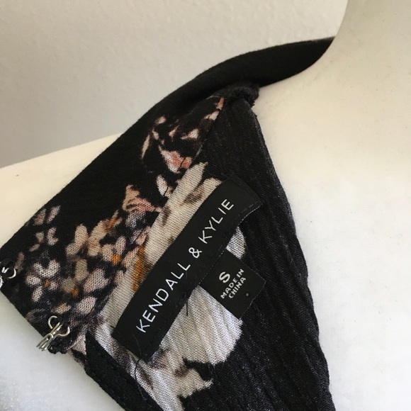 Cropped Floral Kendall & Kylie Lace Trim Top - Picture 5 of 5